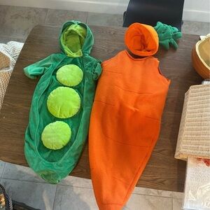 Peas and carrot costume